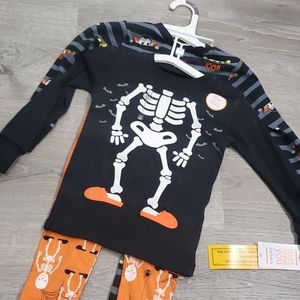 Carter's Halloween pajamas 2 sets glow in the dark